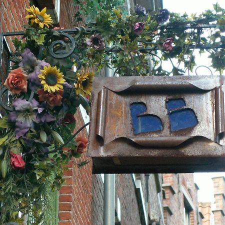 Expect The Unexpected !!! Brugge Bagian luar foto